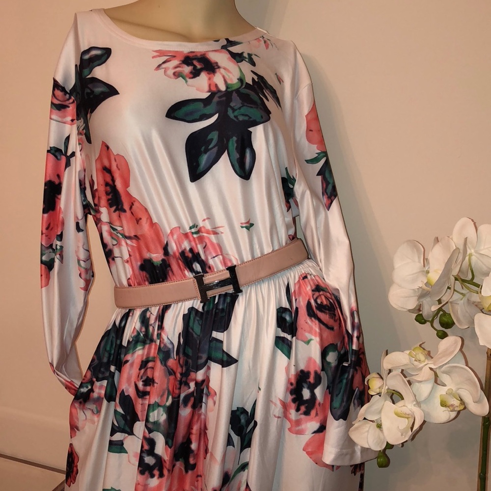 Gorgeous floor length floral dress with pockets - Picture 8 of 8